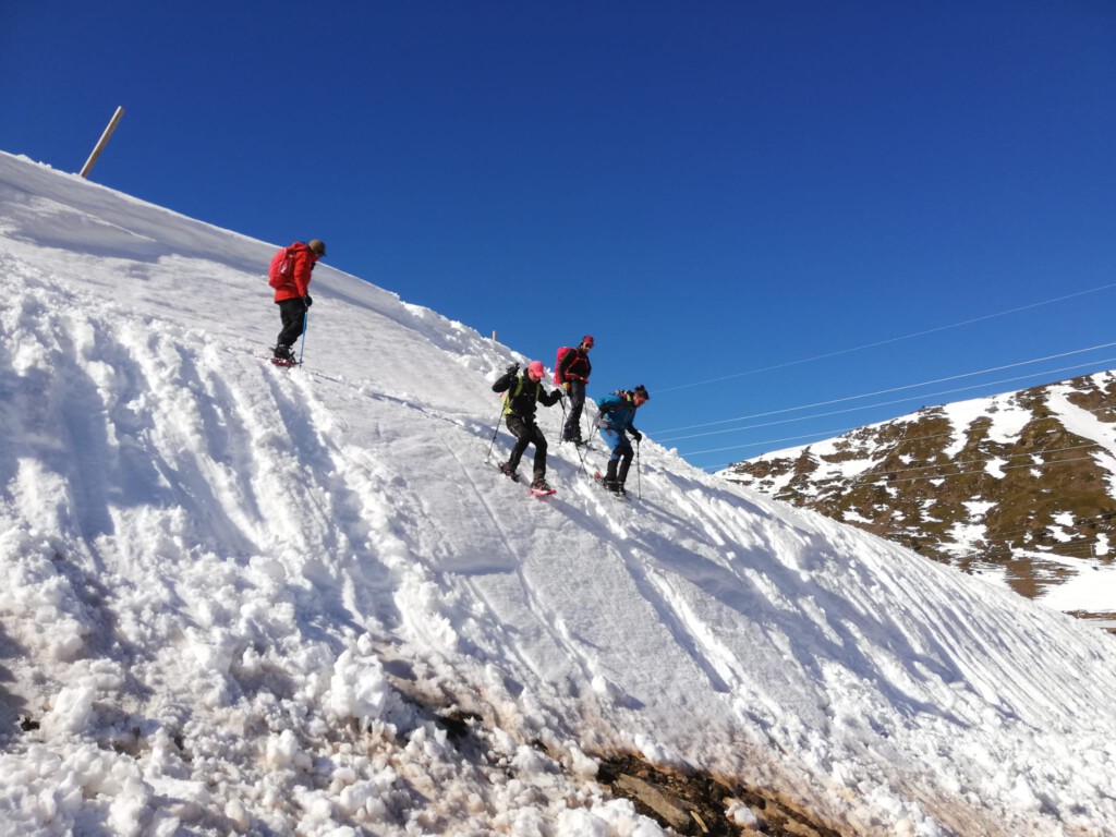 Guía ETEVA: cómo elegir tus botas de invierno para disfrutar la montaña con seguridad