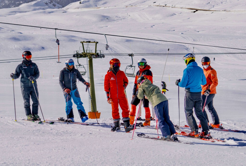 Guía ETEVA: cómo elegir tus botas de invierno para disfrutar la montaña con seguridad
